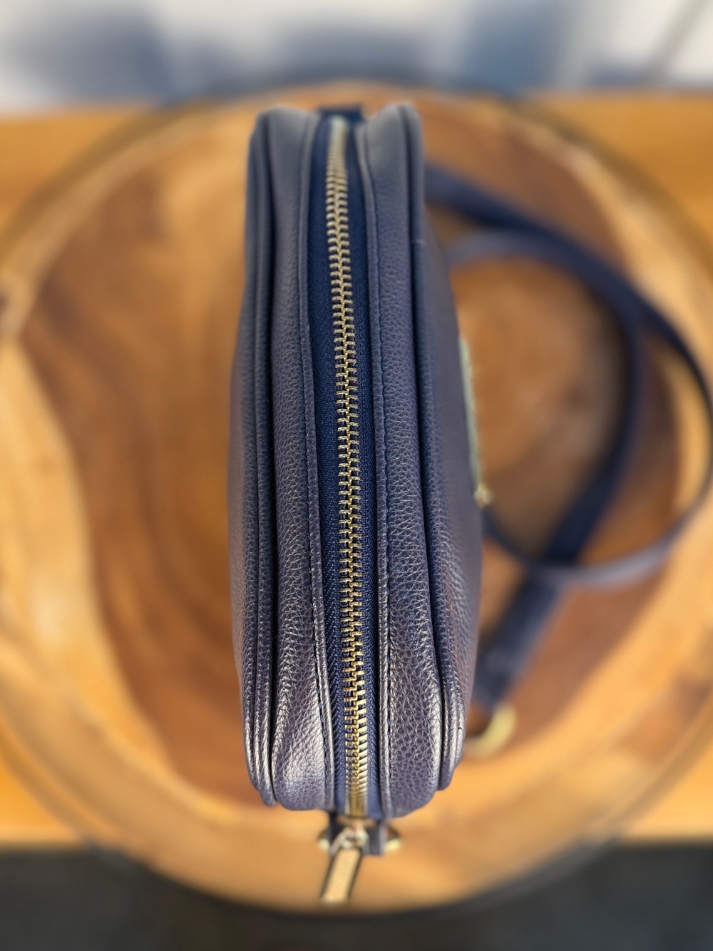 Michael Kors Navy Pebble Leather Jet Set Crossbody Camera Bag + Gold Chain - EUC - Picture 9 of 15